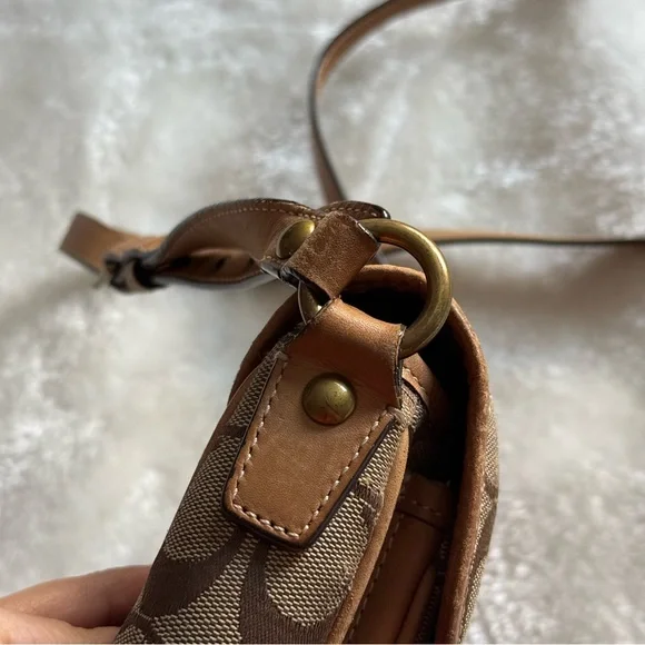 Coach Brown Tan Crossbody Bag - Picture 9 of 16